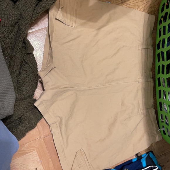 Khaki shorts - Picture 2 of 2